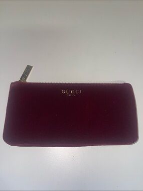 Gucci Beauty Zip Pouch velvet burgundy